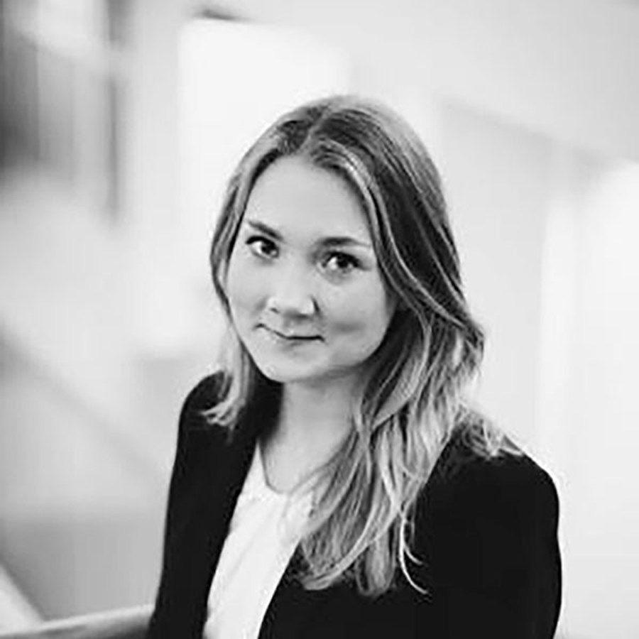 Porträttbild av Karin